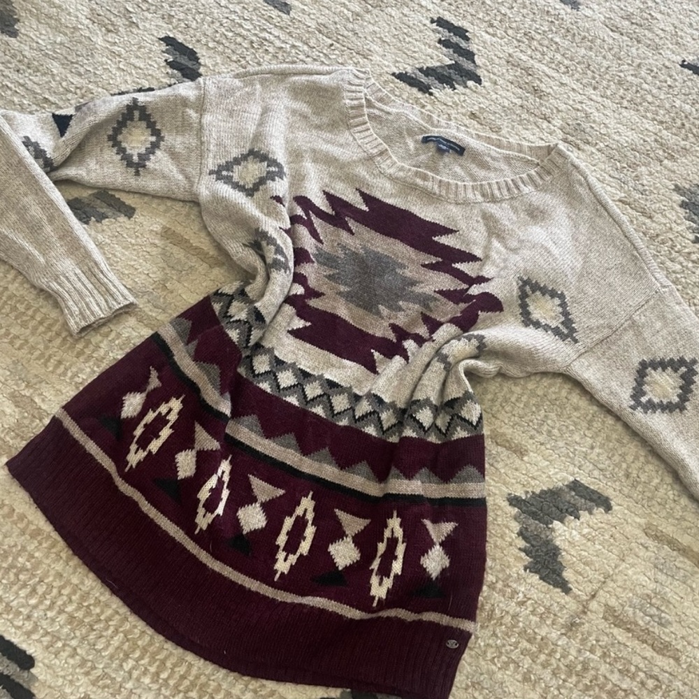 American Eagle Beige & Maroon Aztec Sweater Women size Medium